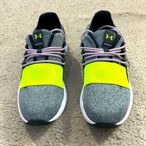 Under Armour Size 10 Women’s running shoes.